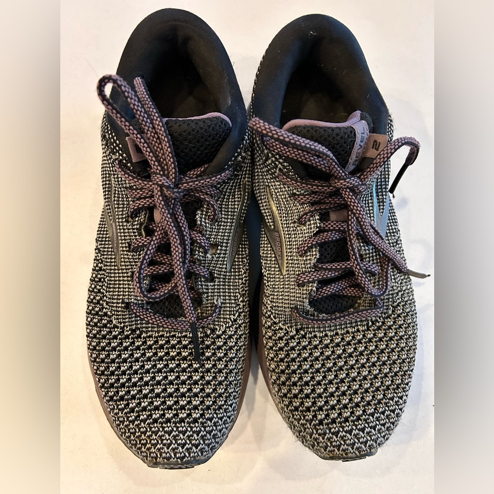 BROOKS Revel 2 running shoes 8 B black